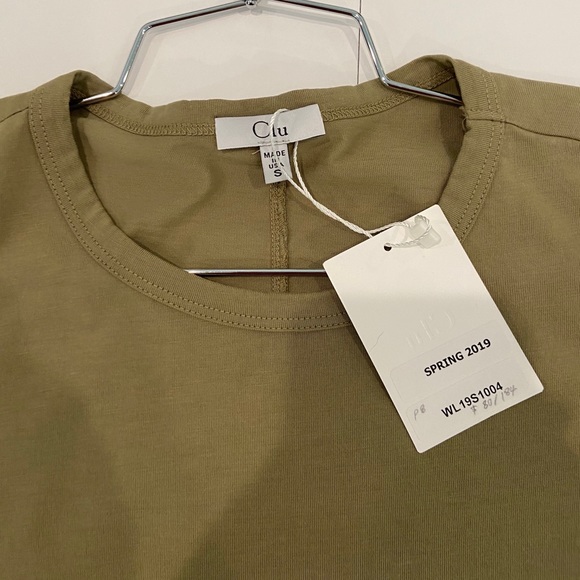 Clu pleated back t shirt. NWT. Small. Oversized - Picture 6 of 10